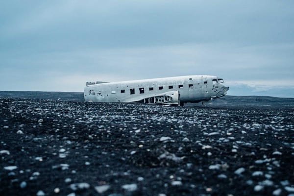 Det geostrategiske ragnarok: Hvordan stål, halvledere og brutte løfter trappet opp stormaktskonflikten sommeren ...